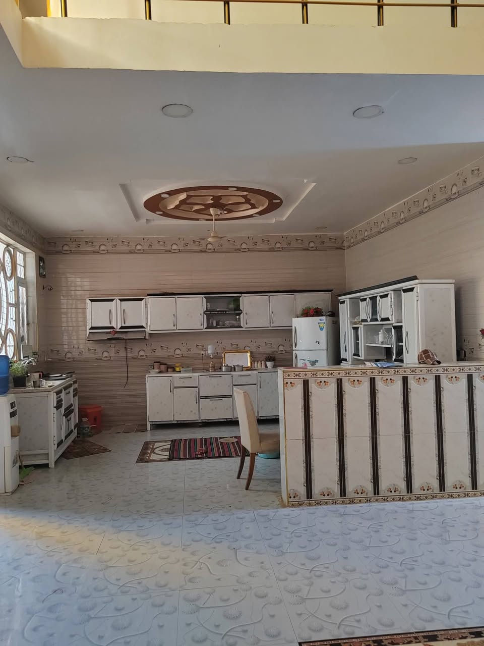بيت البيع
مساحه ٢١٠
البنيان طابقين بناء حديث
المكان زين لقوس شارع جوبه 
لاستفسار ***********

