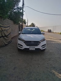 توسان 18 خليجي محرك دوش 2000 ماشية 125 الف رقم بغداد بأسمي مكفولة عدا ...