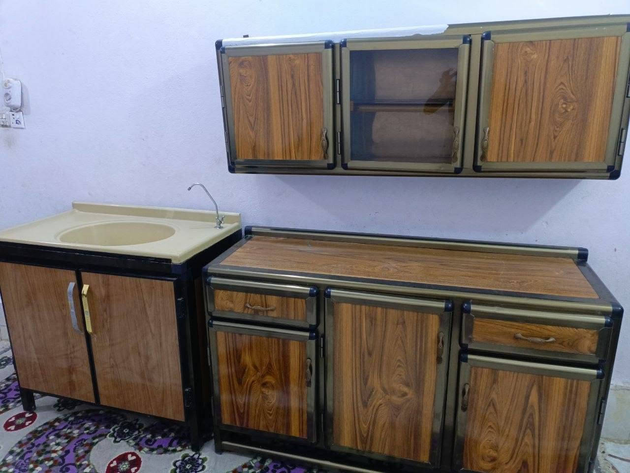 السلام عليكم كاونتر مع سنك مرمر اخو الجديد تزكام درجة اولى نضيف كلش استخدام قليل قياس (الكاونتر متر ونص)(والسنك متر ) الاتصال بالرقم *********** واتساب موجود
