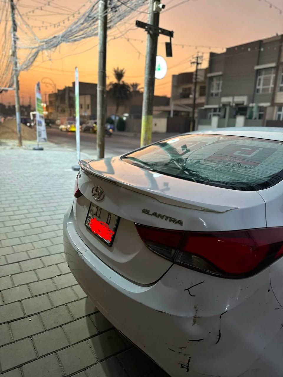 سلام عليكم للبيع
النترا 2013 خليجي فول مواصفات عدى البصمه 

فتحه 

اشاير بالمري 

تحكم جهتين 

شادلها شاشه اصلي وكامره 

ويل كب 

لايت لد 

داخل صاج 

سياره بيها ٤ قطعه صبغ ابيعلك حزام رقم بغداد باسمي تحويل مباشر سياره ما مطلوبة ولا ربع ماعليه اي غرامات 

** تخم تاير جديد + منضومه تبريد كلها جديده تبريده ثلج 

كير ومكينه كفاله 

مكاني بغداد المشتل 

رقمي ***********
سعر ٩٣ وبيها مجال سياره صارت عليه ب١٠٥ الله شاهد
