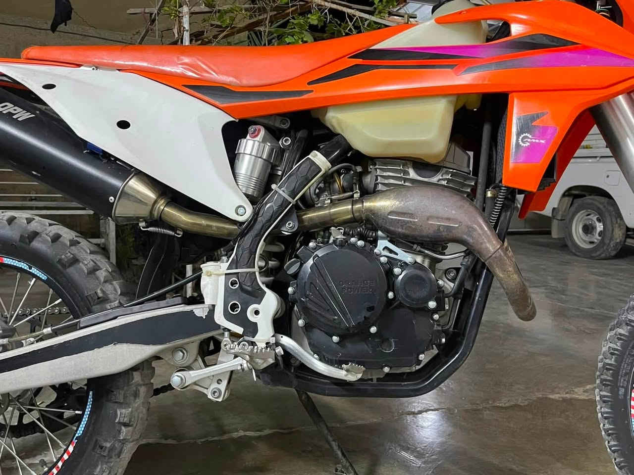 Ktm 250 yb 4 walf 2024
شتی نمونەو جوان بێ عەیب تایە بۆ تایە بەشەرت
مەسرەفی بەس تایەی دوایەتی زەعیفە 
یەك دینار مەسرەفی نیە بەس لێخوڕە
لە كەلارم كێیش ویستی لە خزمەتیام جەرەسكا

***********
