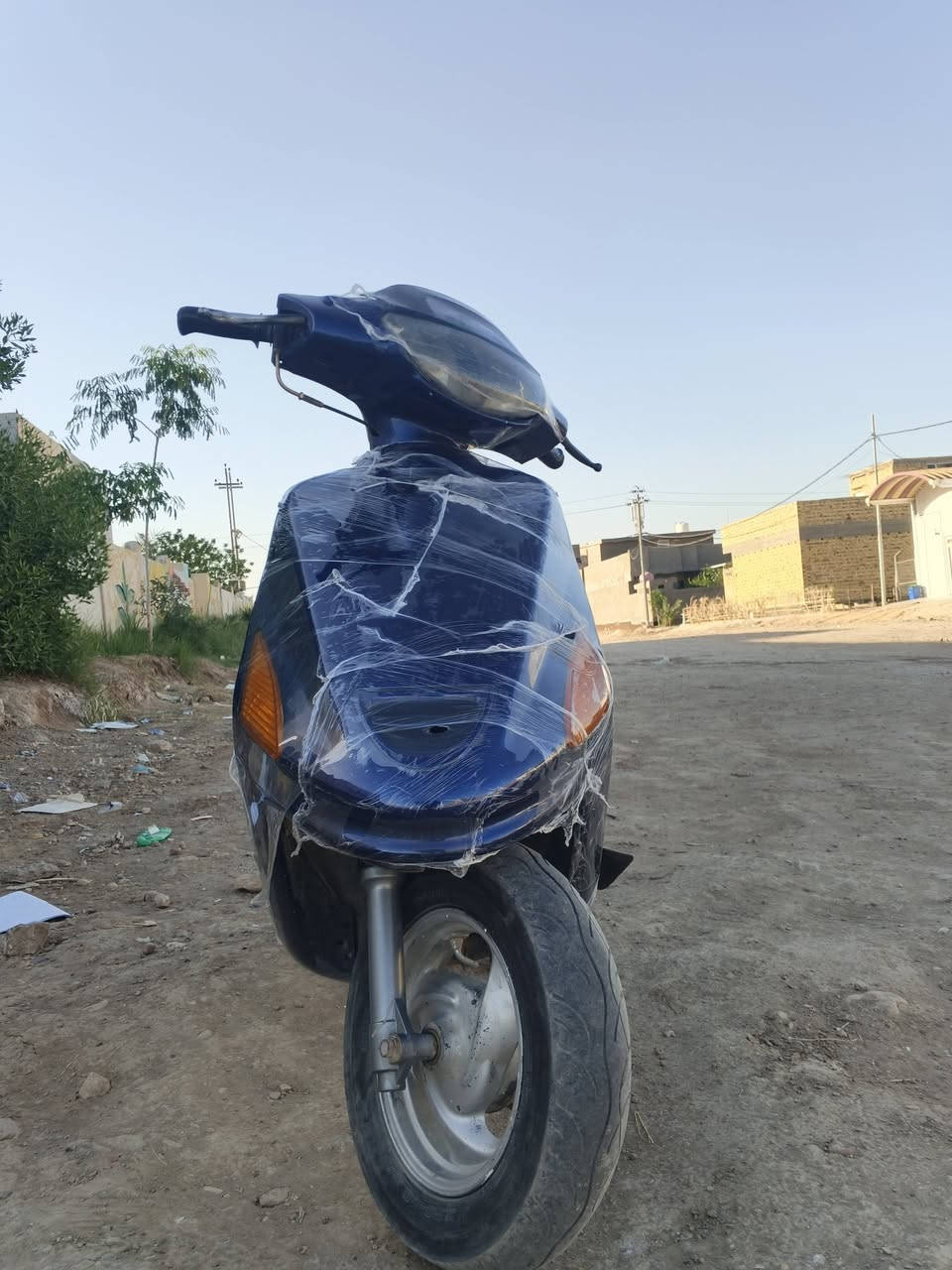 دراجه للبيع ما مفتوحه ومستعجل مكاني بابل الحمزه الغربي اعرضها 300 وبيها مجال نقصها ضفيره وشحن باتري بس وجامه اماميه مكسوره رقم واتساب ***********
