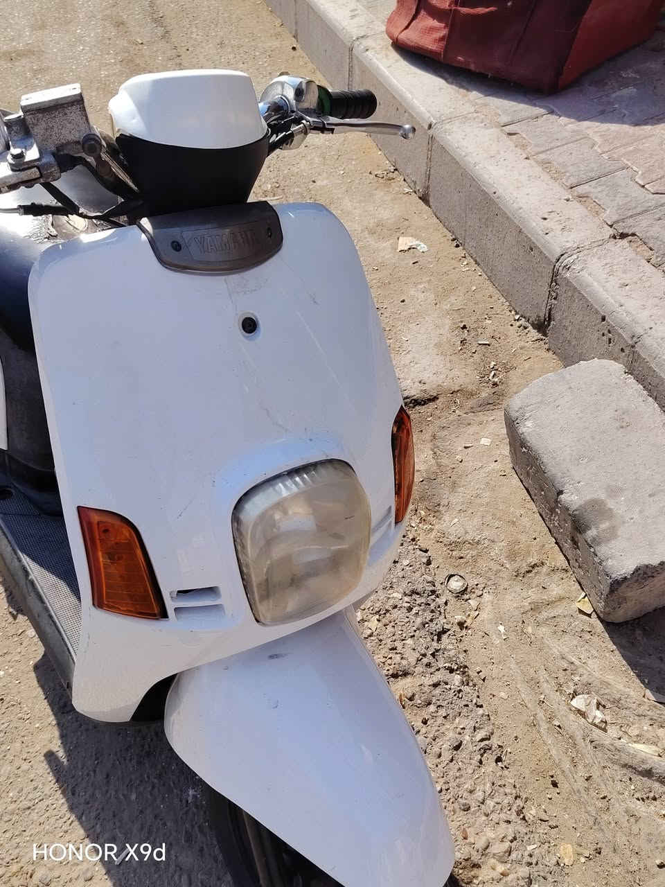 بوليس للبيع
اوراق بأسمي بس ابيعه كوم حديد 
325 قفل لا تعاملني 
***********

