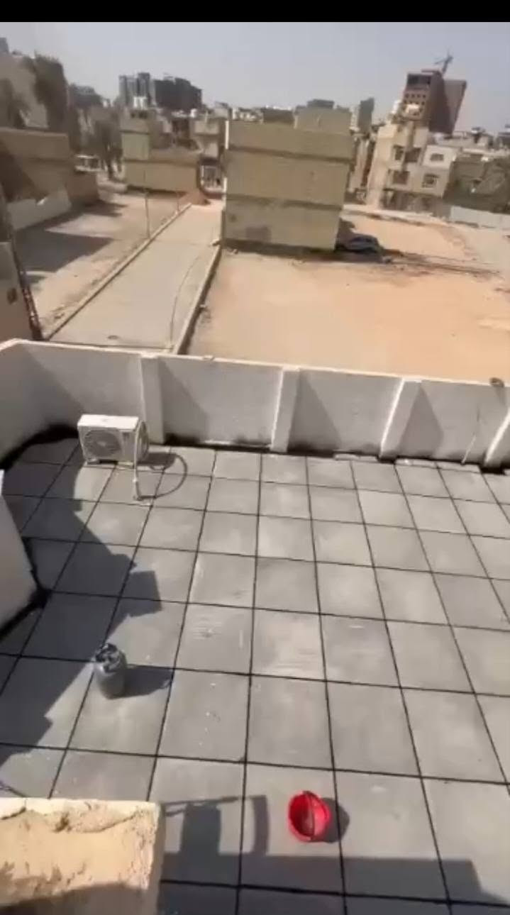 السلام عليكم حبايب
بما انه جاينا فصل الشتاء ومعالجه السطوح من الرطوبه  

عمل ماستك. للسطوح +اضافه ماستك +كوي +شربت السطح ذا كاشي. تحياتي الجميع 🌷

كرسته وعمل المتر 3000دينار

الاتصال
***********
***********

