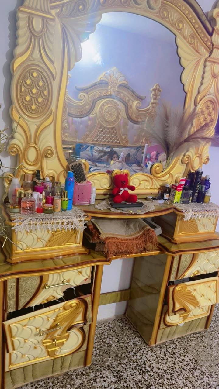 غرفة • للبيع • سجاد