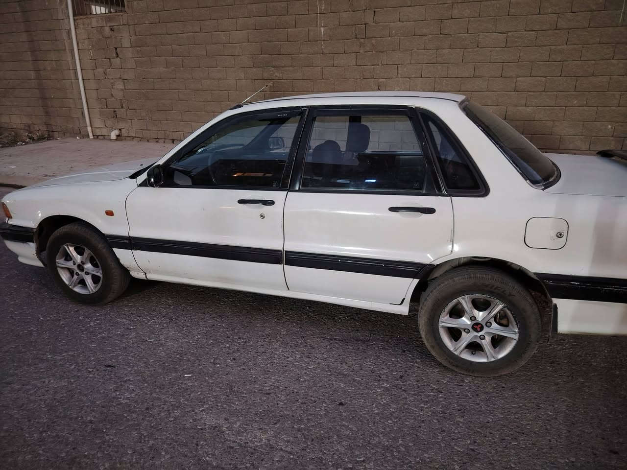 مستبوشي كلنت موديل 88
كيرتوماتيك تدفئه تبريد ثلج 
رقم نينوى انكليزي 
كير ومكينه شرط محرك 63
ويل كب شرعي موجود شرط التحويل سياره جاهزه(***********)
