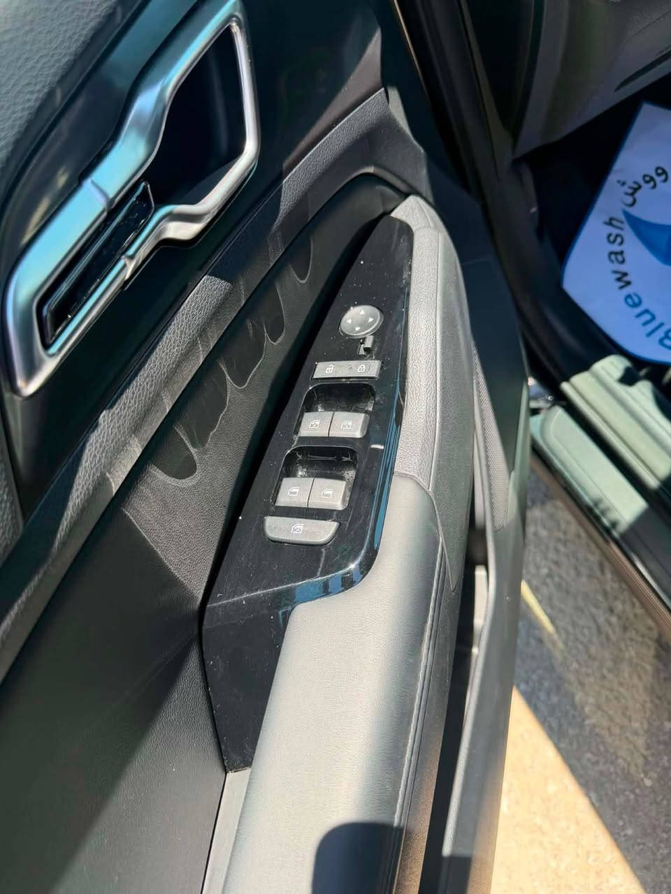 🔥🔥 دخول جديد… سيارة تستحق الاقتناء 🔥🔥

🚗 كيا سبورتاج هايبرد EX موديل 2025 | AWD دفع رباعي 🚗

✨ مرقمة بغداد | شبه وكالة | جاهزة للفحص

🔹 المواصفات:
✅ موديل 2025
✅ ممشى 14,000 كم فقط
✅ Hybrid — اقتصادية جداً بالوقود ⛽
✅ دفع رباعي AWD
✅ رادارات + كاميرات 360°
✅ أنظمة أمان متطورة
✅ تدفئة مقاعد 🔥
✅ مواصفات EX كاملة

🎨 حالة الصبغ: جاملوغ ونص البنيد.

🛠️ ملاحظات الحالة بكل شفافية:
▪️ توجد طخّة بسيطة في الجنطة وتم إصلاحها بالبارد.
▪️ مرفقة صور الحادث قبل التصليح وصور مراحل التصليح، حتى يكون المشتري على اطلاع كامل على حالة السيارة.

🔍 الفحص مفتوح بالكامل ومن حق المشتري فحص السيارة لدى أي جهة يختارها.

💰 السعر: 18,500$
💵 وبيها مجال بسيط للجادين

📍 موقع السيارة: بغداد – شارع فلسطين

📞 للاستفسار والمعاينة:
***********
