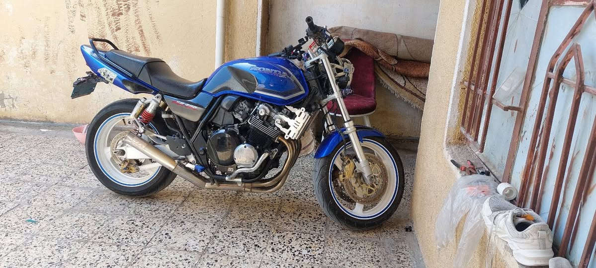 السلام عليكم دراجة   cb400  hyper جيل ثاني ١٦ ولف مكفول محرك وكير برغي ما مفتوح بي رقم مميز مشروع وطني ماشيه ١٤ الف  فقط طخة بالتانكي .دهن موتل بانزين محسن  كله ادير السعر ٢٥ قفل المكان ديالى /بعقوبة  ***********
