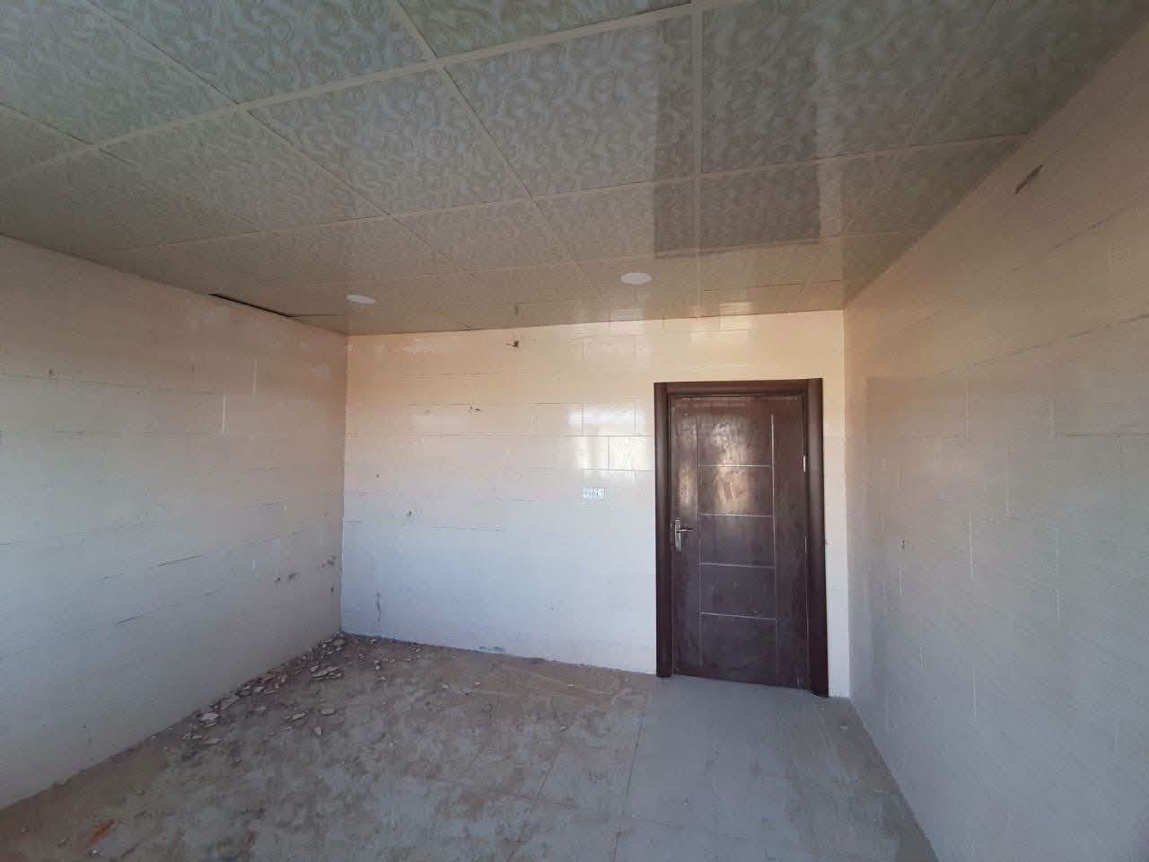 دار للبيع  تكريت - مجمع دريم ستي السكني    يرهم مراوس   او بيع نقدا 
مساحة الدار   ٢٠٠ متر 
طابق واحد 
مكون من غرفتين نوم 
صالة استقبال 
مطبخ 
حديقة 
كراج 
الدار مسدد كامل المبلغ الى الشركة 
السعر   /  ٩٠ مليون وبي مجال  

الاتصال على الرقم التالي 
***********
