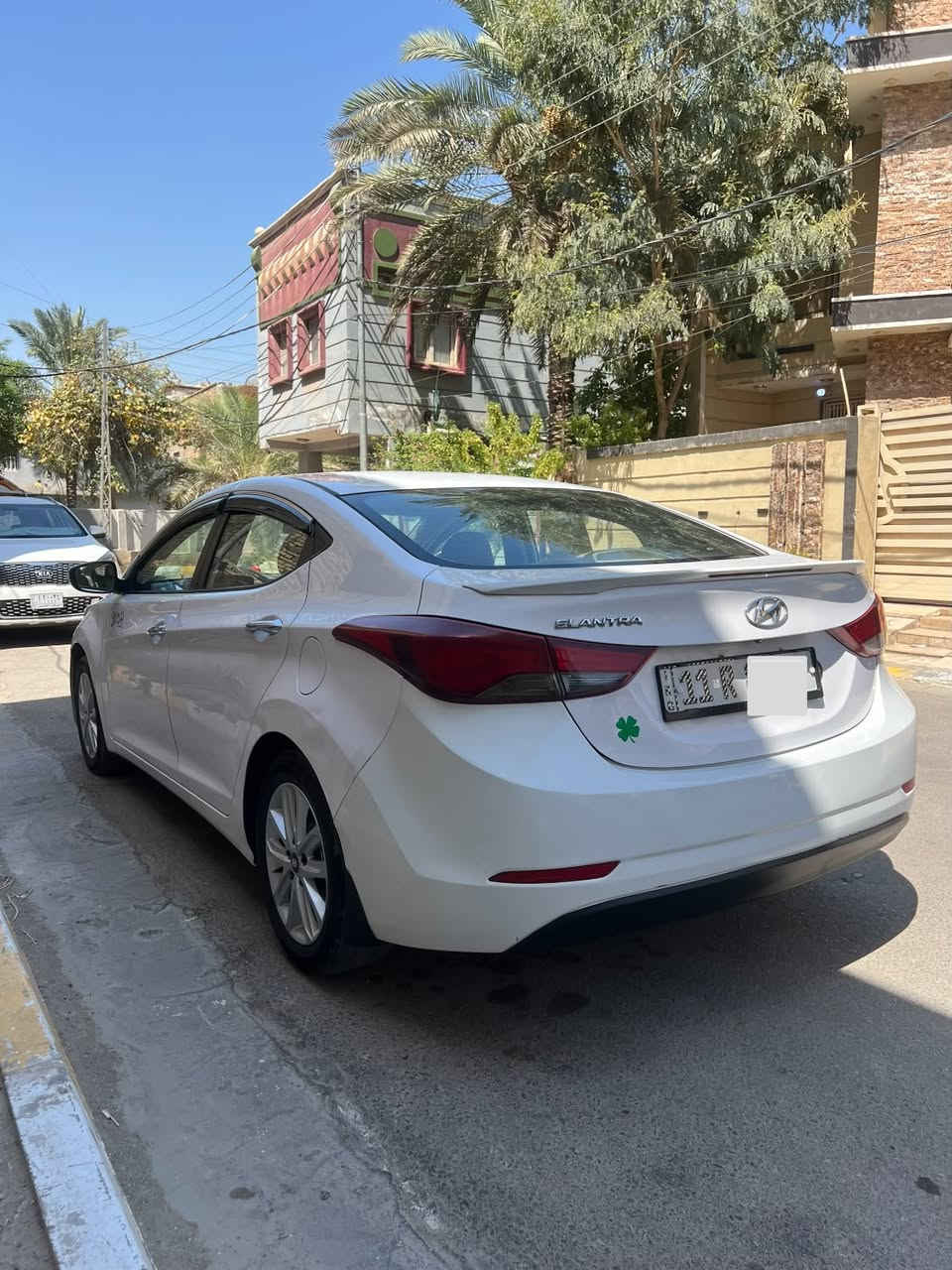 فول مواصفات عدا البصمه
فتحة سقف 
كشنات جلد 
تحكمات ستيرن كاملة 
مثبت سرعه 
يدات نيكل 
سيارة نضيفة جدا 
مكينة وكير مكفولات 
مكينة 1800 حدادية وتبريد كفاله 
بيها صبغ جاملغ امامي وشبر من البنيد وطخه خفيفه جدا بين الباب والجاملغ الخلفي 
السعر 110 وبيها مجال مكان السياره الناصرية 
للاستفسار ***********

