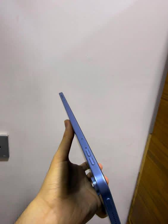 آيباد G-Tab 11 جديد بالباكيت (كامل الملحقات) للبيع
الجهاز جديد تماماً غير مستخدم (بالتغليف الأصلي) ويجي وياه فول بكج ملحقات.
أهم المواصفات:
• الشاشة: 11 بوصة كبيرة وواضحة جداً للدراسة والمشاهدة.
• المعالج: MTK G80 Octa-Core (ثماني النواة) أداء سريع وسلس.
• الذاكرة والتخزين: 128GB تخزين داخلي + ذاكرة عشوائية (RAM) واسعة.
• الضمان: يحتوي على ضمان صيانة واستبدال (ZMC Care).
الملحقات المرفقة داخل العلبة:
• كيبورد أصلي 
• كفر للأيباد
• لزگه شاشة  
• الشاحن والأغراض الكاملة
الحالة: جديد بالكامل لم يفتح
السعر المطلوب: [140] ألف دينار للإستفسار ***********
