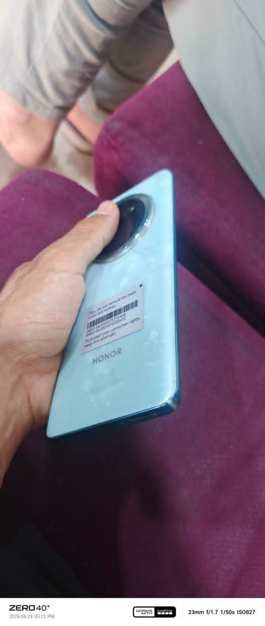 مكلف بل نشر هاذا رقم صاحب الجهاز ***********

بي وتساب 

هونر اكس 9سي 

ذاكره 256

عشوائيه 12 انتبه نسخه ل 12

الجهاز استعمال 9ايام فقط غراضه ممفتوحه شرط مكفول

للبيع ب 350 قفله ب 349مابيع مكاني الرمادي تاميم

نص مكتوب في الصور:
- ZERO 40 2026.06.29 05:12 PM WORKS WITH GOPRO 23mm f/1.7 1/50s ISO905
- ZERO 40 2026.06.29 05:11 PM 23mm f/1.7 1/25s ISO469
- ZERO 40 2026.06.29 05:12 PM WORKS WITH GoPro 23mm f/1.7 1/50s ISO1177
- ZERO 40 2026.06.29 05:12 PM WORKS WITH 23mm f/1.7 1/50s ISO827