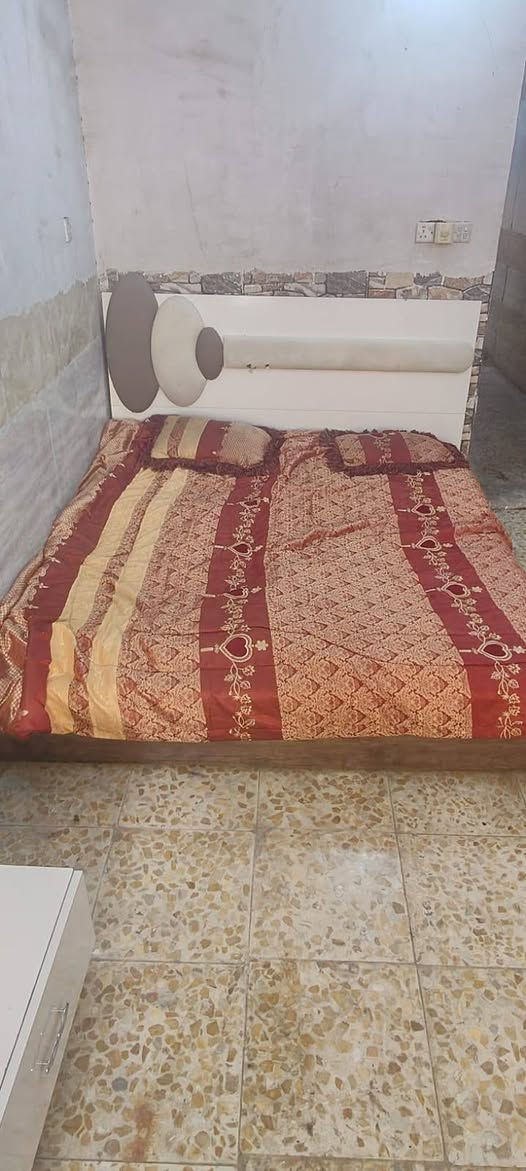 غرفة تركية • نضيفة • نقص ميز تواليت