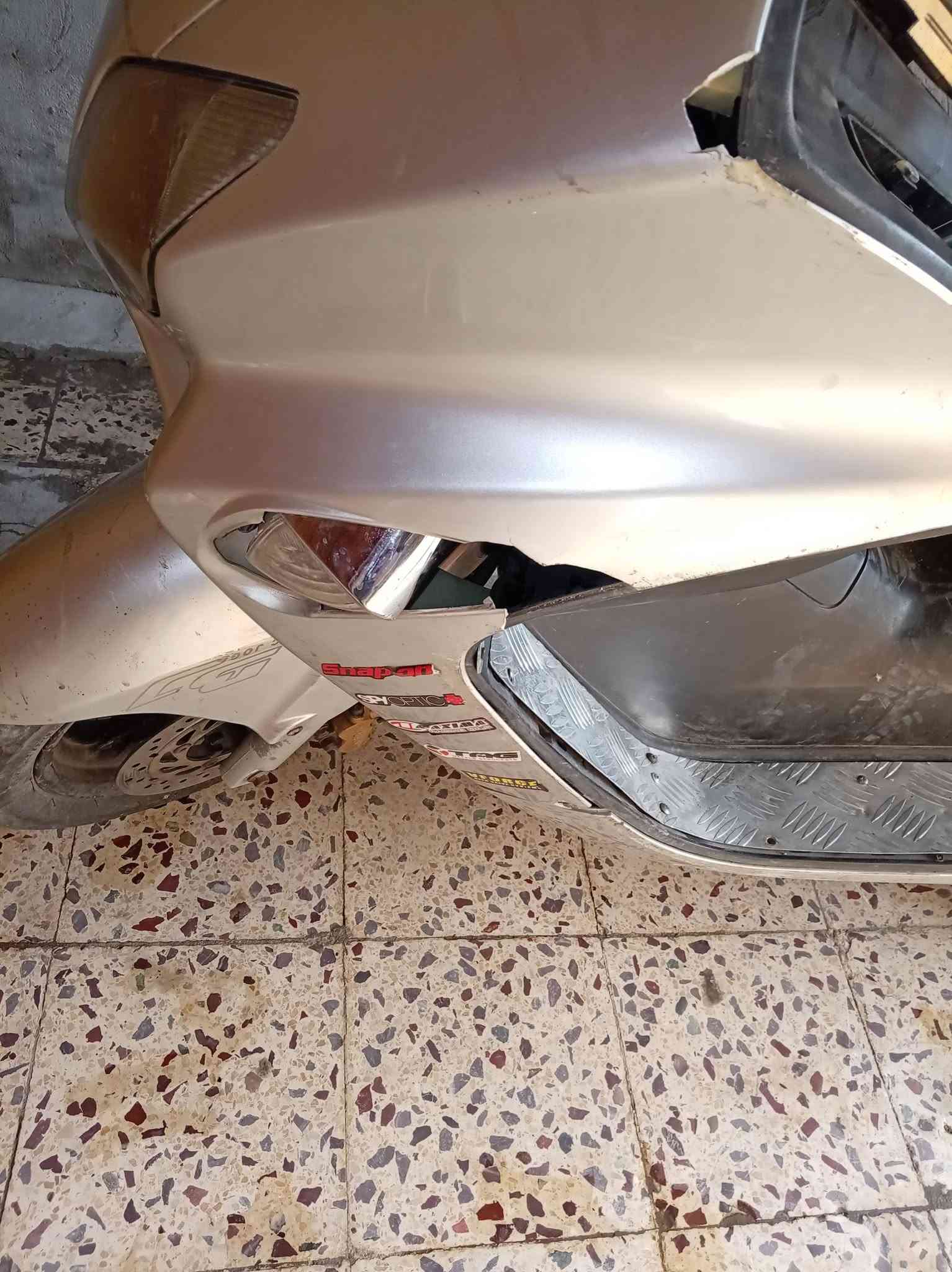السلام عليكم صفر ٦ دراجه نكلبت بيه محرك لاتنقيص ولا تبخير شبابه بس الحساس مال المجمع طك وهسه متشتغل يعني يراد مجمع إلي يم اليدة مال بانزين ابيع كوم حديد قيم بالي يرضي الله مكاني بغداد الغزاليه  ***********
