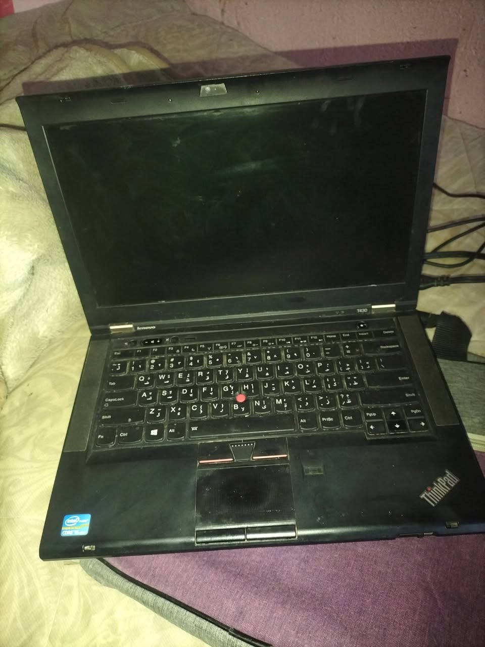 حاسبه هيه وجنطتها وشاحنته كامله مامفتوحه سعره 150 ستعمال قليل جنت ضامها حته مامشتغل بيها جنت ضامها
