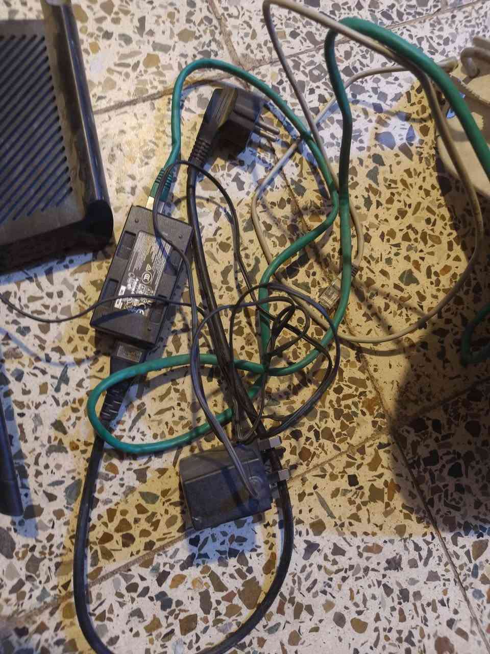 منظومة كامله للبيع من أقوى الراوترات هاذا يوصل مسافات كلش بعيده   قفل 100الف      ,   ***********  بغداد
