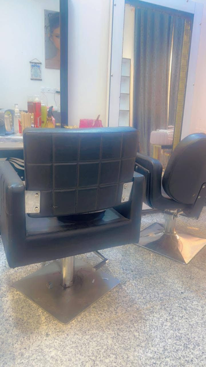 اغراض صالون • زيونه • للبيع