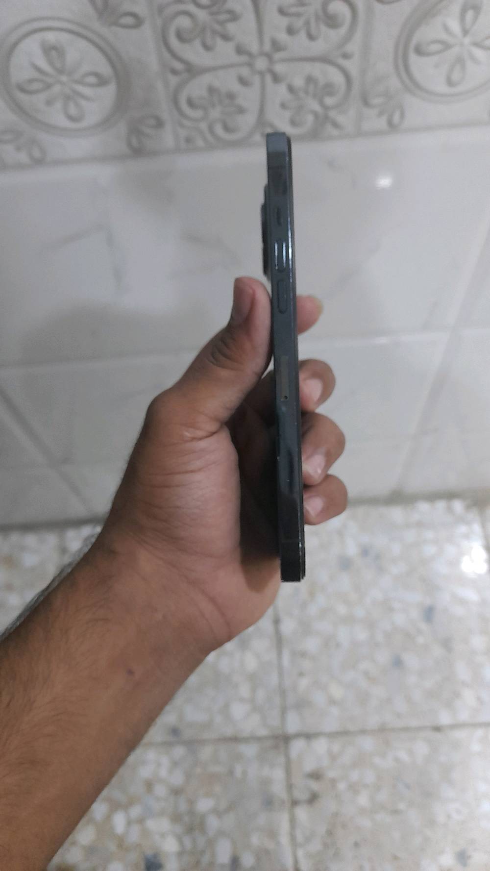 سلام عليكم ايفون 12 برو ماكس ذاكره 256 بطاريه79 نموذج m نضافه 95 جهاز مبدل شاشه وبطاريه وكامره جهاز كله شغال شحن نت مخابره تصال كاميرته صوته هزازه شغالات سعر 300 الف مكاني بغداد الشعلة ***********