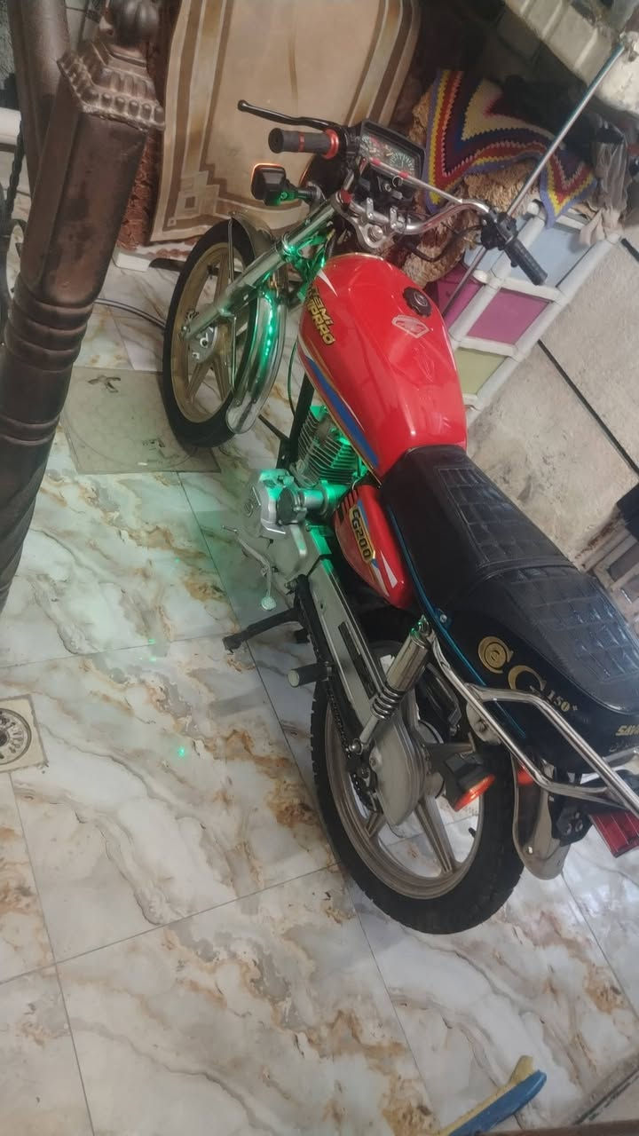 السلام عليكم دراجه ايرانيه موديل 21 نقوصات بها بسيطه بوكاني بغداد حي اور سعرها 475 وبيها مجال شيء بسيط الراغب بالشراء يخابر***********
