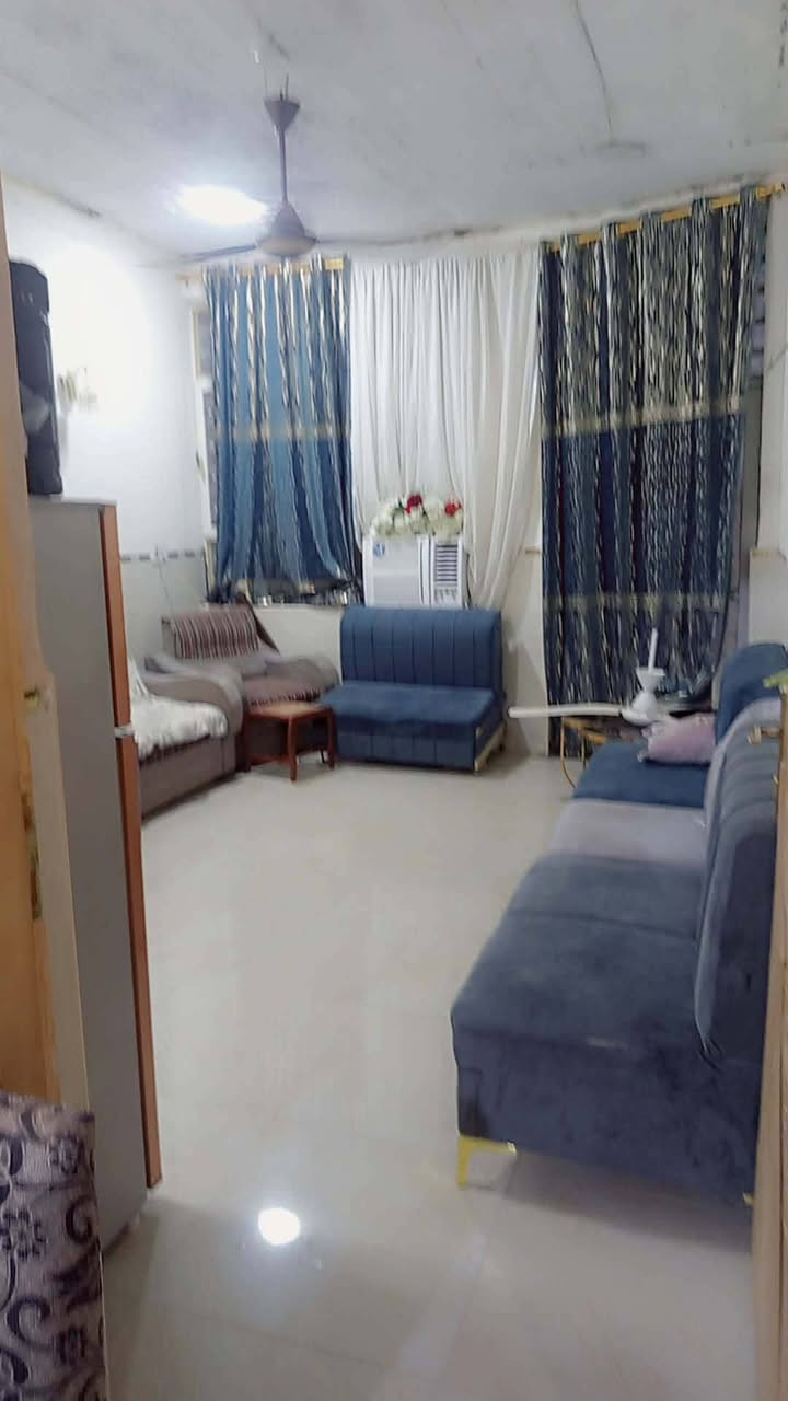 دار لبيع المساحه ١٥٠ متر طابو زراعي 
يحتوي على غرفة نوم واستقبال ومطبخ وهول وصحيات 
العنوان حله ورديه خارج سيف سعد خلف دكتور احمد الجمل 
للاستفسار مراسلت الصفحه او وتساب او الاتصال على الأرقام التاليه 
***********

***********
