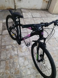 بايسكل جبلي حجم 26 نظافة 95 عكرب Shimano خلفي وأمامي السعر 170 وبيه مج...