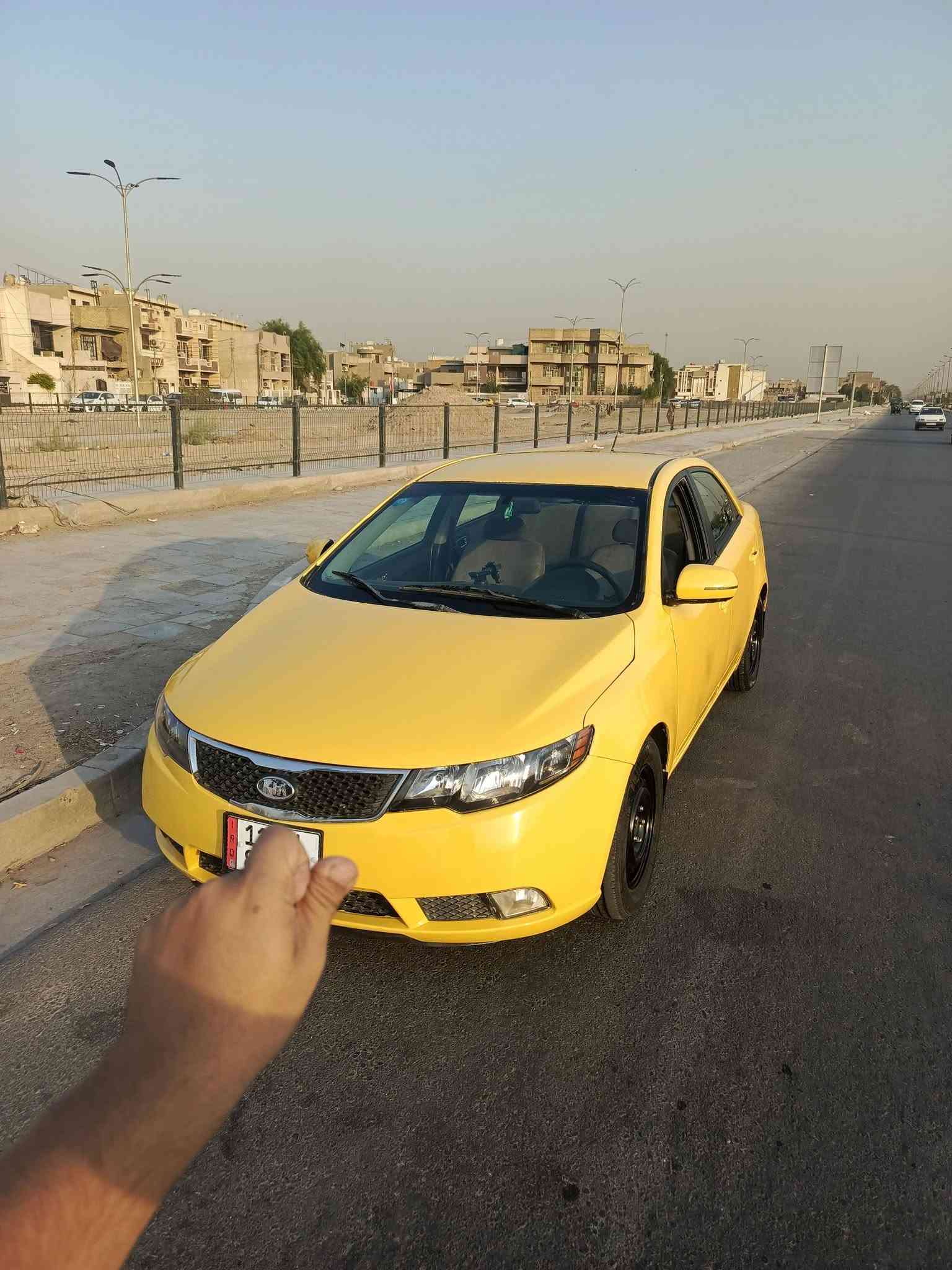 السلام عليكم ورحمة فورتي موديل 2013 تكسي رقم بغداد باسمي رقم انكليزي مكينه 2000 تحكم جهتين  جام شفط سياره بجم كبس ضررها خلفي بقط بك لايتات  سياره كير ومحرك وصدرها امامي خلفي جديد سياره صبغتها اول جديده هستوها طالها من فرن سياره جديده فقط صونده مال تبريد طكت وطار غاز  سياره جاهزه من كل نواحي رايدها 80ورقه مكاني في بغداد البياع الاعلام اتصال *********** متواجد وتساب
