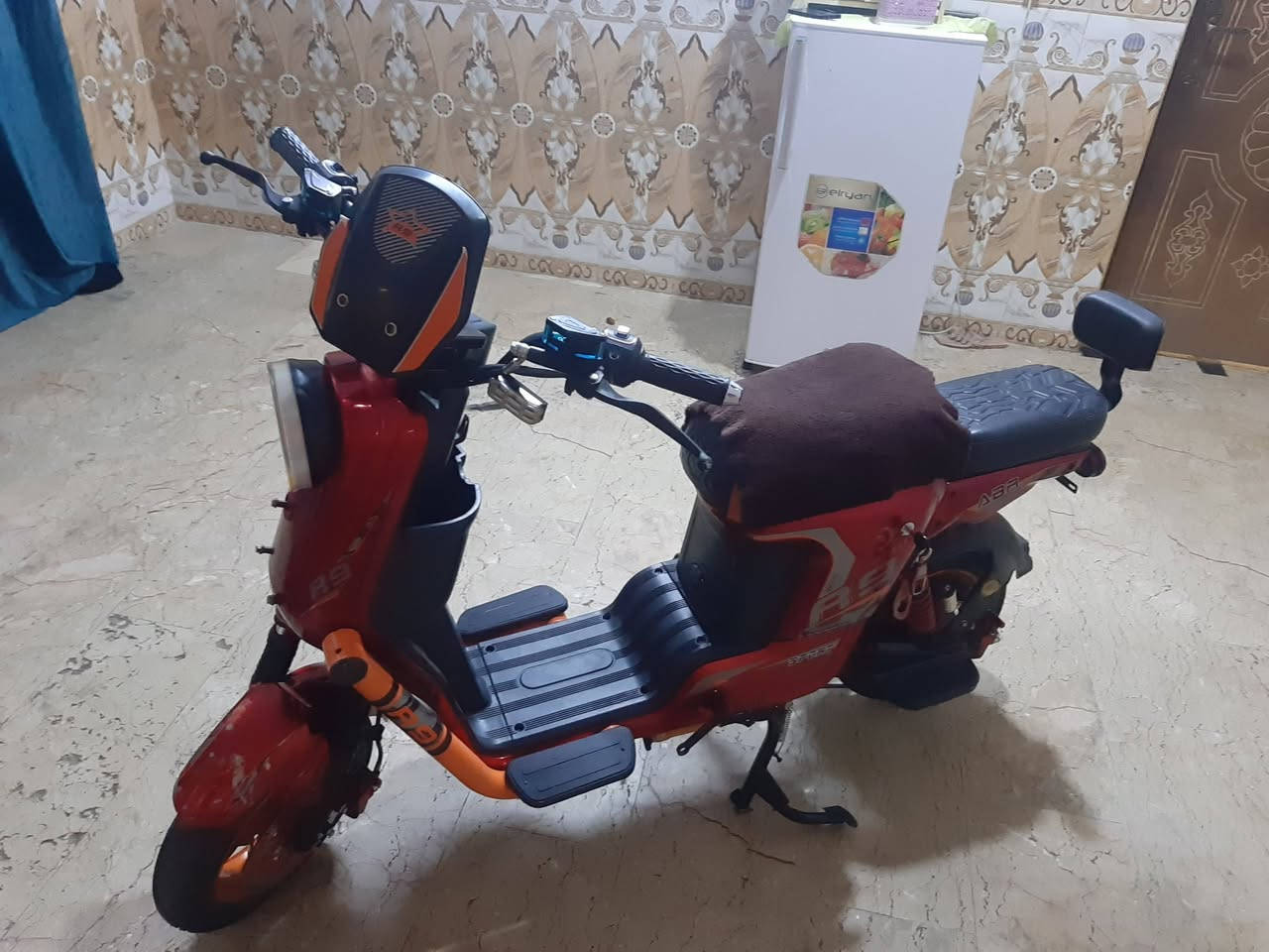 السلام عليكم دراجه شحن R9Vip مديل 2026  مواصفات عالميه أدوات التشغيل اسويج 2  بصمه 2كرت 2  بطاريات جدد 34امير السعر 475 وبيها مجال لتواصل على هذا الرقم 0780084369 مكاني بغداد البلديات
