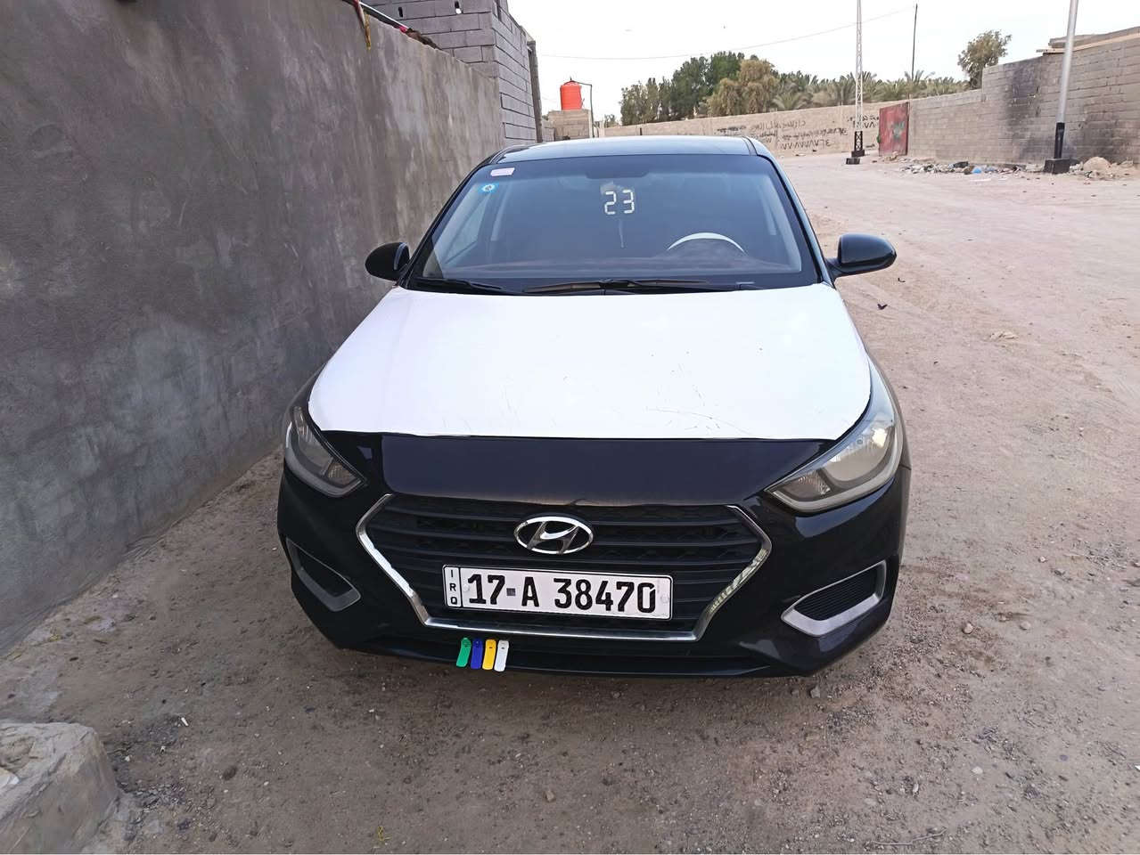الاستفسار *********** الزبير, البصرة

نص مكتوب في الصور:
- معارض القبله لبيع وشراء السيارات الحديثه والقديمه فارس الصرايفي 7 د سلام عليكم اكسنت وراد أمريكي معوقين رقم مثني مكينه 1600 حادث جاملق فقط جاهزه من كلشي الاسفسار *********** العنوان الزبير +3
