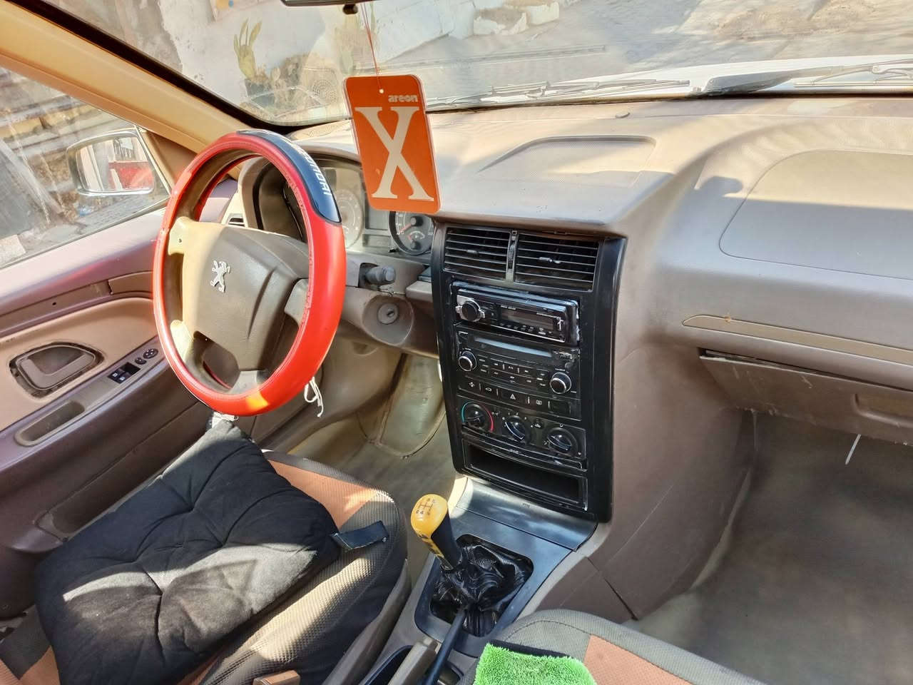 سلام عليكم بيجو 4و5 سياره مكينه وكير امس شاده كير فرنسي تبريد ثلج كهرباء كله شقاله ما بيه نقص مديل 2016عندي وصل تصفير هيه سعر 26بيه مجال *********** مكاني البصره سنويه منتهيه
