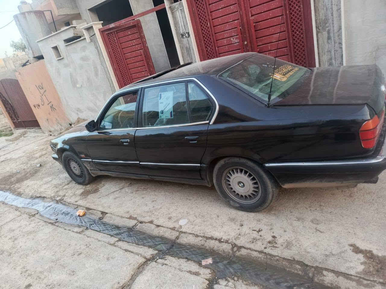 للبيع بيم 735مكينا وكير شرط سياره حلوه طخمها عل نص تايت عل نص سياره مصبوغ جماليه جديد وبعد مامبولشها رقم اخضر نينوئ ترهم مراوس وترهم مقدما شرط تحويل مكان السياره مفرق تلكيف سيارة بلا ضرر شرط كابون مامسجل ***********
