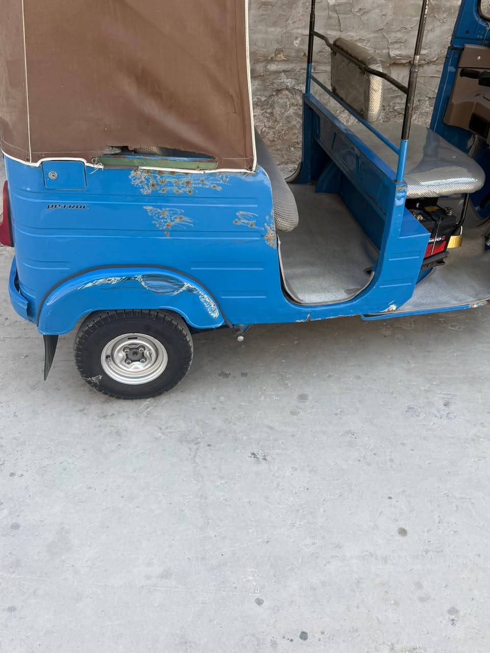 سلامً عليكم تكتك 20
 للبيع رقم كربلاً ثاني يوم تحويل سعر 7500 المكان بغداد مدينه ***********
