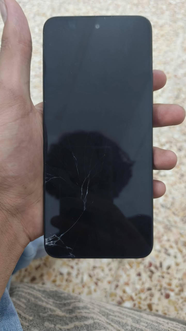 سلام عليكم جهاز ريرمي 12 جهاز قبل شهر من شتريتة 
ومستعجل عل بيعهه سعر 180 ارد خاص مكان ماجدية
