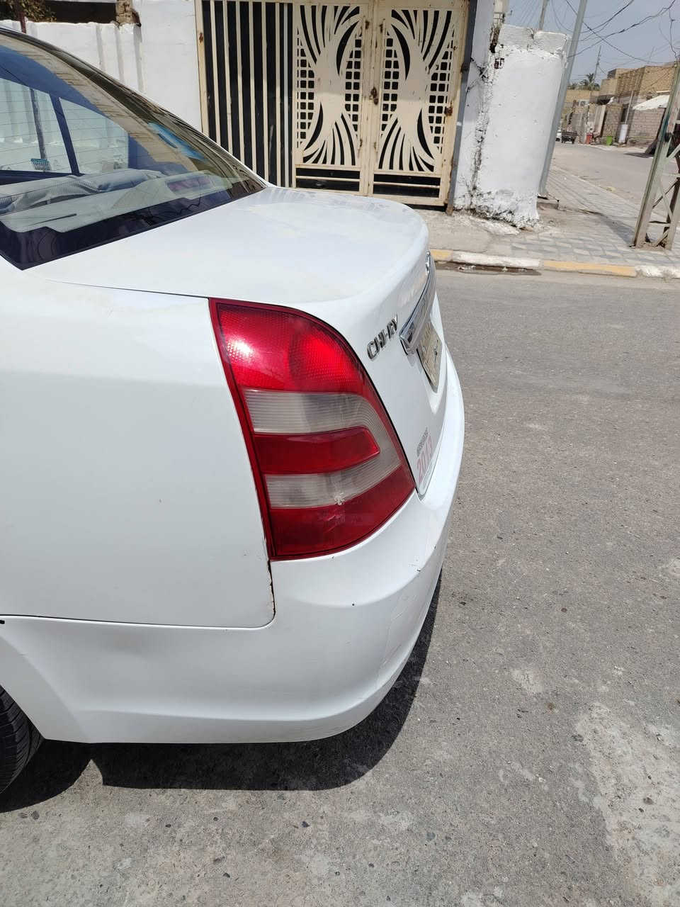 شيري اي فايف موديل ٢٠١٣ سياره بلاديه وجاهزه من كلشي ترايك وين ما يعجبك كير ومكينه وتخم تاير كهربائيه كلهه شغاله بس شويه خياس في الباب مثل ما موضح بالصوره تحويل ثاني يوم اني مكلف بل نشر هذا رقم صاحبها ***********
