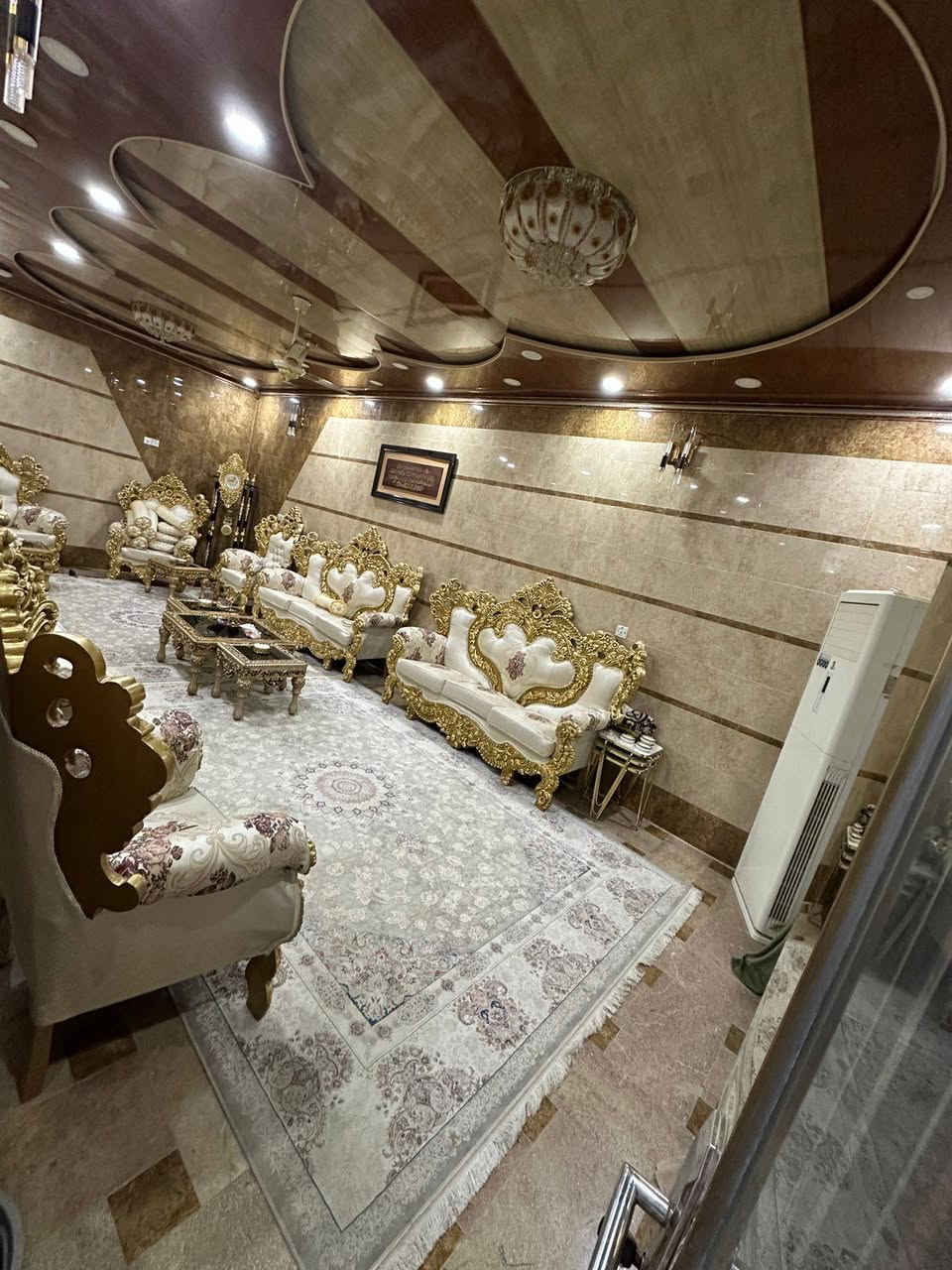 ياالله دار للبيع مساحه 170 متر حي ميسان علشريط

 قطاع 85 شارع 12 متر طابقين صب كونكريت درجه

 اولى مطلوب 100 مليون للمصرف العقاري باقي 175

 السعر الكلي 275 الاستفسار والاتصال

 *********** بلخدمه مكتب الجبوري
