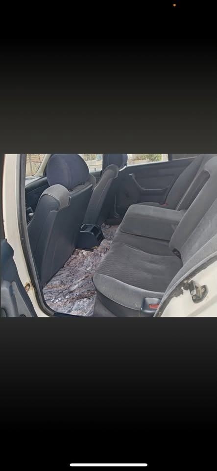 BMW 520i 
مۆدێل ١٩٩٠ گێڕو مەکینەی بە شەرت پارچەو پەڵەیەک بۆیاخی هەیە کوشن سیاحی ناوو دەری جوان ماوەتەوە سڵاید گەرمی مەزبوت سەنەوی تا نزیکی 2030 تازەیە تەحویل بە شەرت چەکوشی پێوە نیە قرچێکی بەسیتی هەیە شایەنی باس نیە سعری ٥٤ گەڵا معامەلەیەکی کەم لە سلێمانیم ابراهیم ئەحمەد
***********
