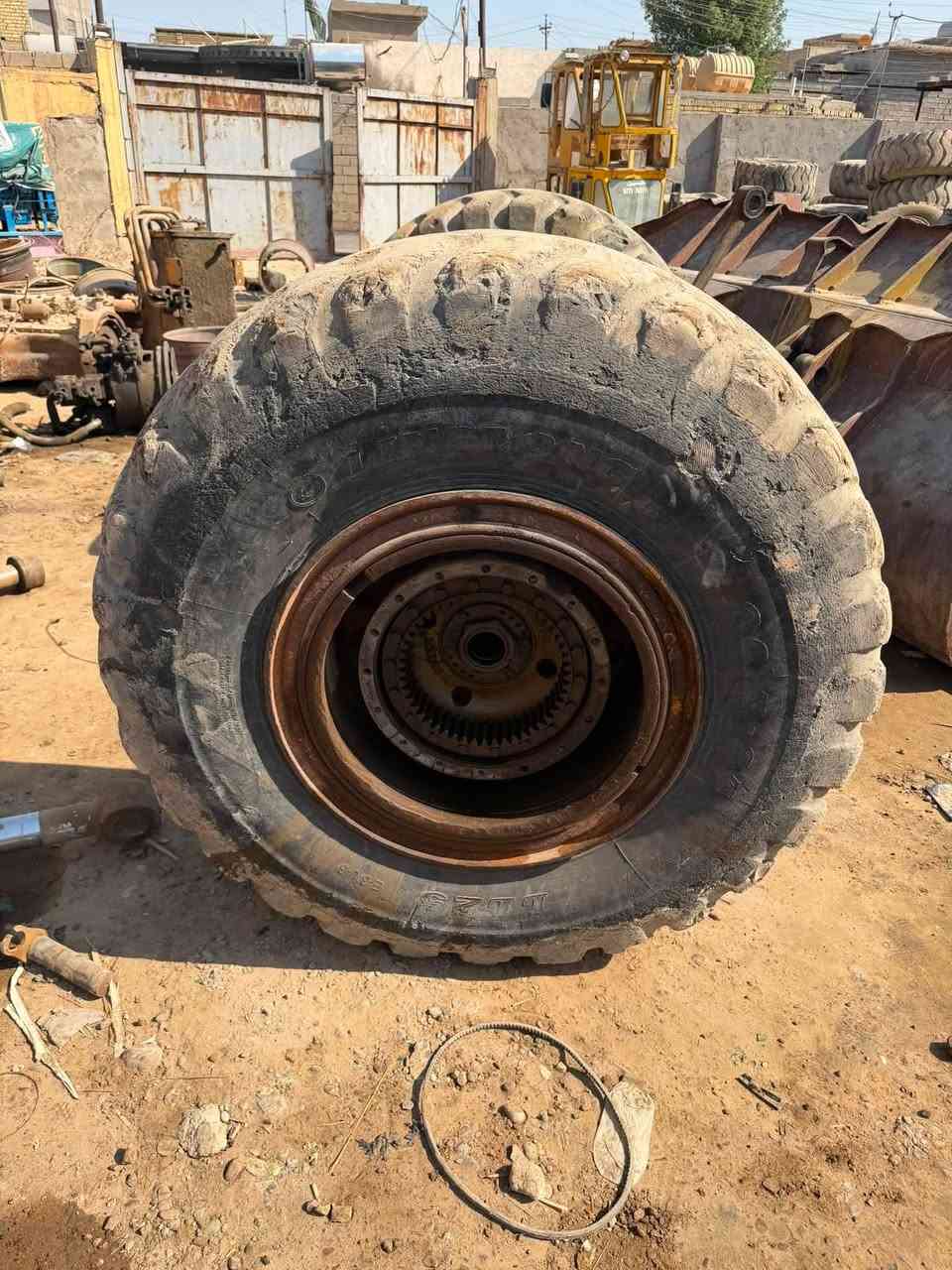 سلام عليكم تايرات للبيع حجم 23 و80     ***********
