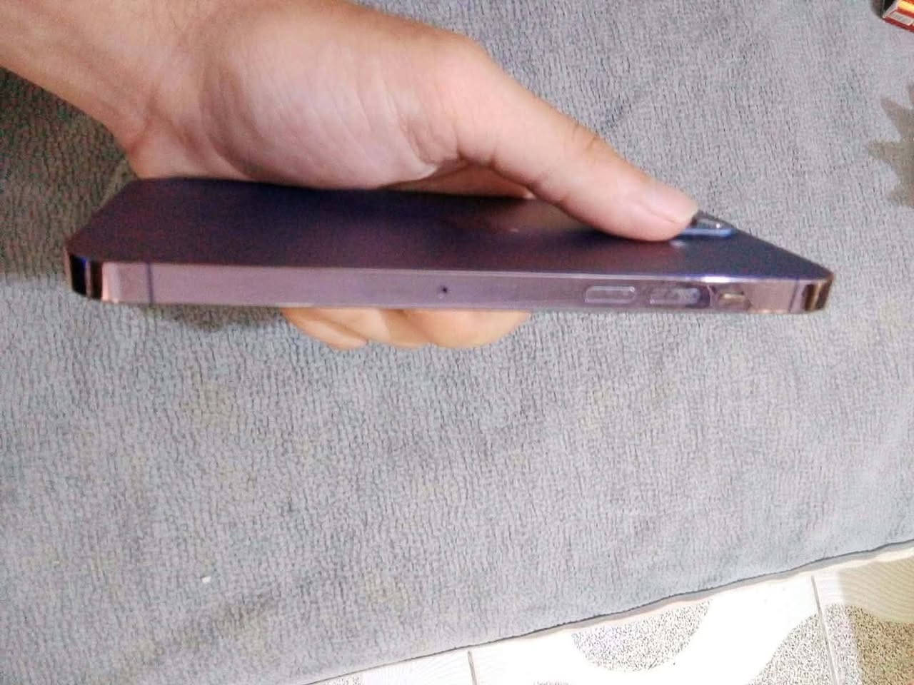 ١٤ برو ماكس شرق اوسط شريحتين
بطاريه ٨٢ 
ذاكره ٢٥٦ 
لون بنفسجي شخط مابي 
ملاحظة : بي فقط نقطه سوده جوه بالشاشه مماثره على اي شي ومرات يطلع خط ويروح 

سعره 🔥
 ***********
مكاني بابل

نص مكتوب في الصور:
- ٢٧ ربيع الأول، ١٤٤٨ هـ - أربعاء ٩ أيلول
- ٣٧%
- سيد