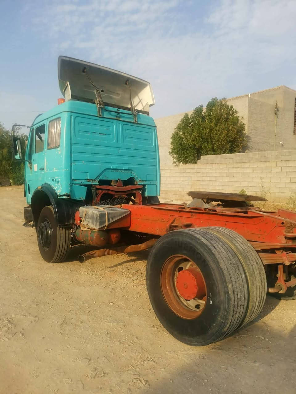 سياره للبيع مكينه ٢٨ كير ١٣٠ عنوان كوت سعر 95 مكفوله  مكلف بنشر ***********
