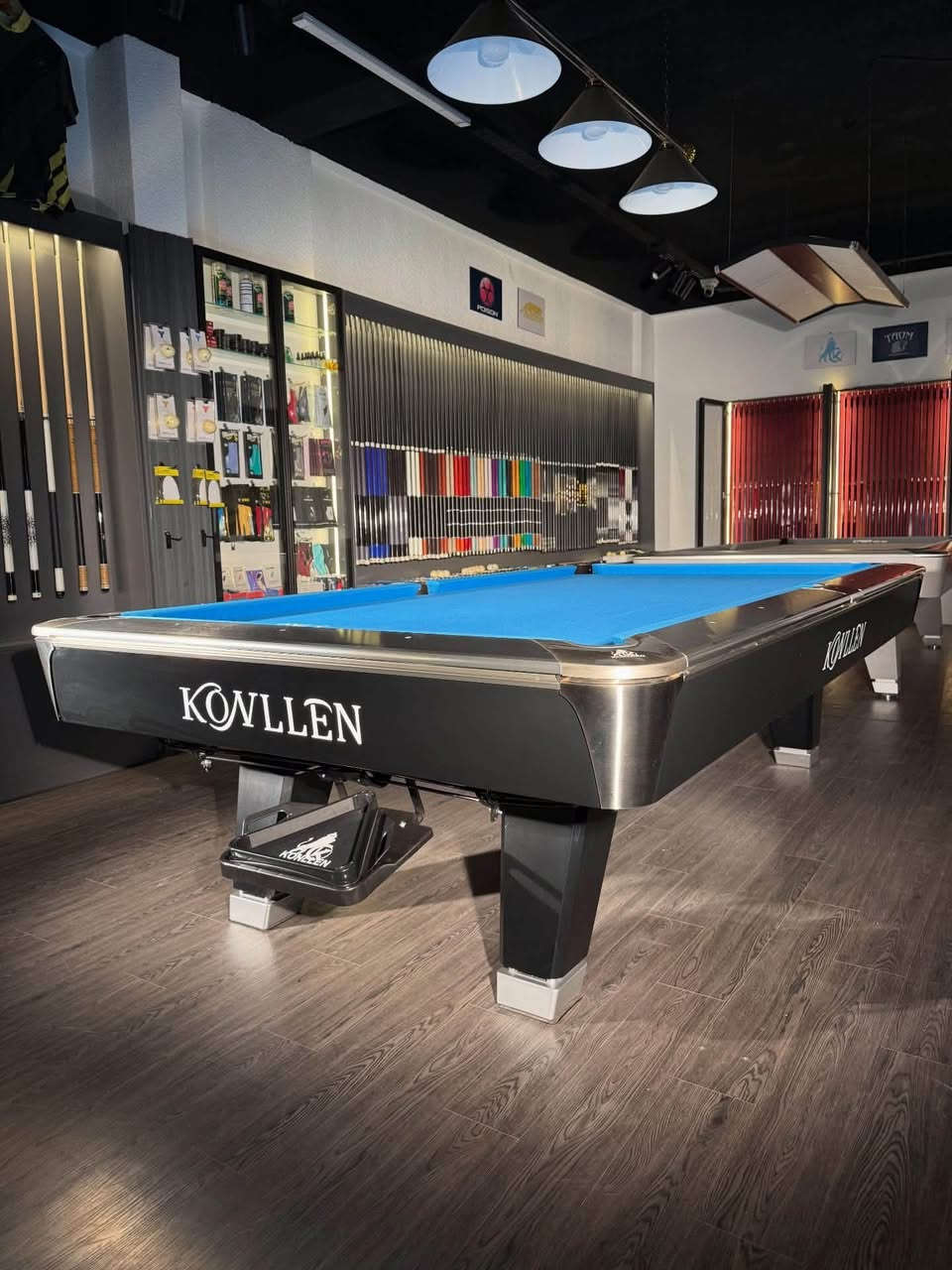 ميز كولن | KOLEN
(جديد فقط✅) 
فخامة التصميم، قوة التصنيع ودقة اللعب ✨
اختيار مثالي لأصحاب القاعات واللاعبين المحترفين 🔥

📲 للحجز والاستفسار واتساب فقط:
***********
