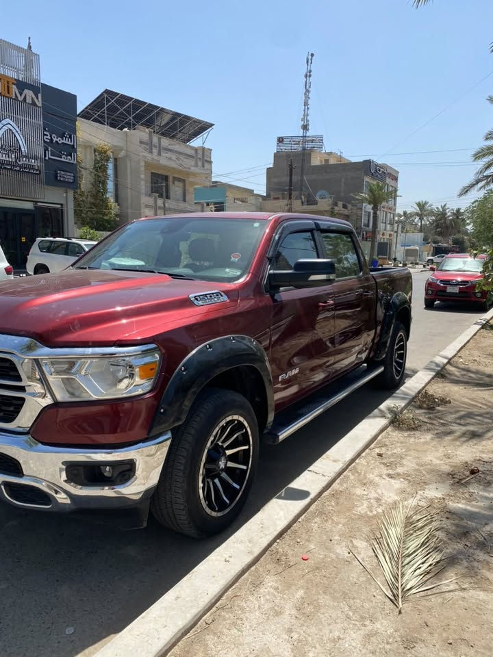 السلام عليكم … للبيع رام 1500 موديل 2022 Lone star ماشية 35000 ميل رقم بغداد بأسمي حادثها موضح بالصور استبدال بابين نفس اللون  مع تخم اطارات إضافي جبلي … بسعر مناسب جدا 
للاستفسار اكثر الاتصال على الارقام :-
***********
***********
