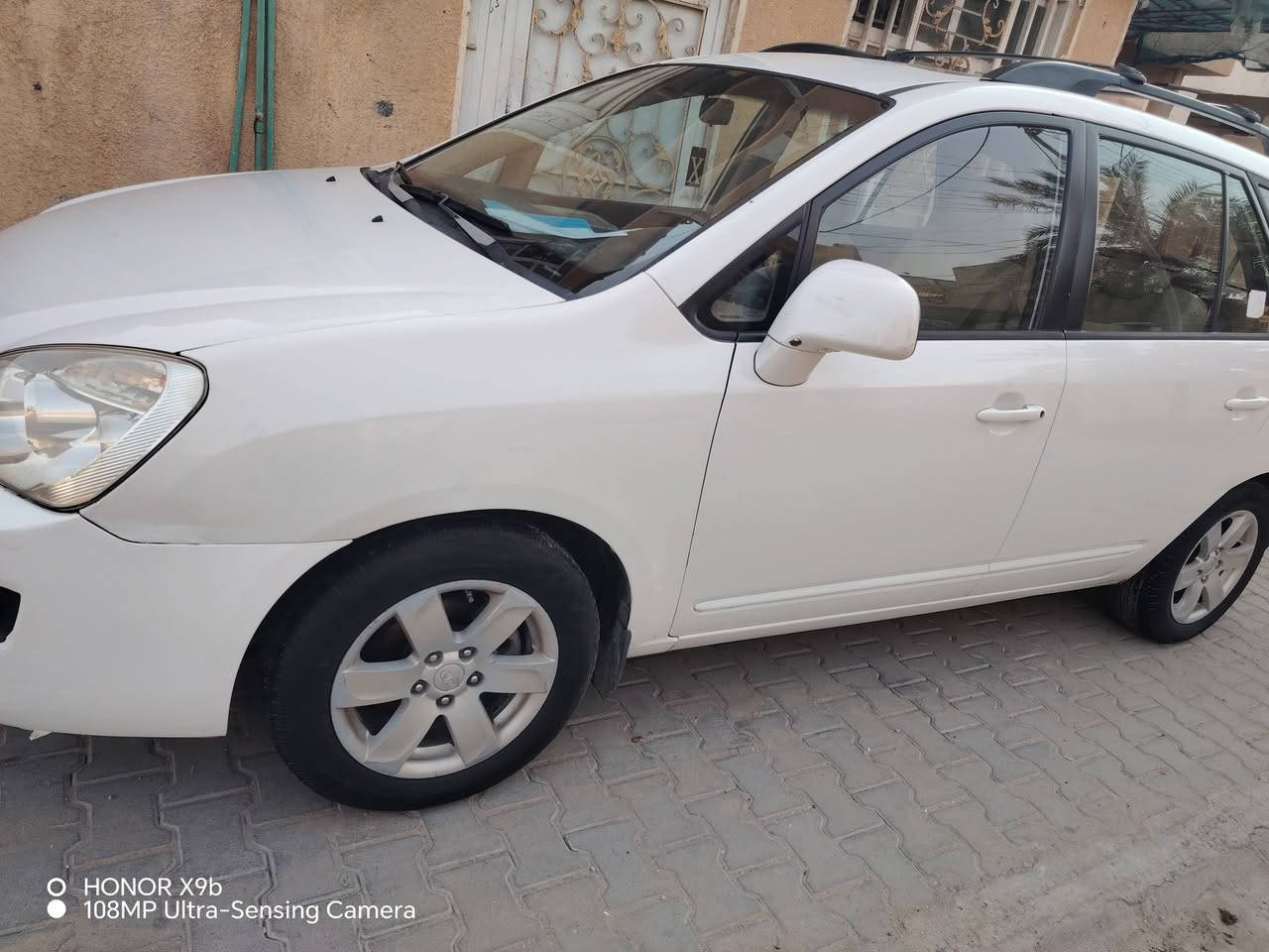 كارنز ٢٠٠٩ نظيفة جدا ٧ راكب بيهة قطعة ونص صبغ السعر ١٠٢ وبيها مجال مكان كربلاء الحر ***********
