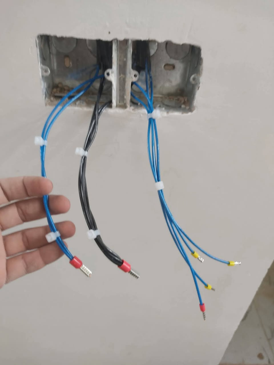 كهربائي بأفضل الأسعار المناسبة ماعليك بس الاتصال ب أرقام التاليه
***********
***********

