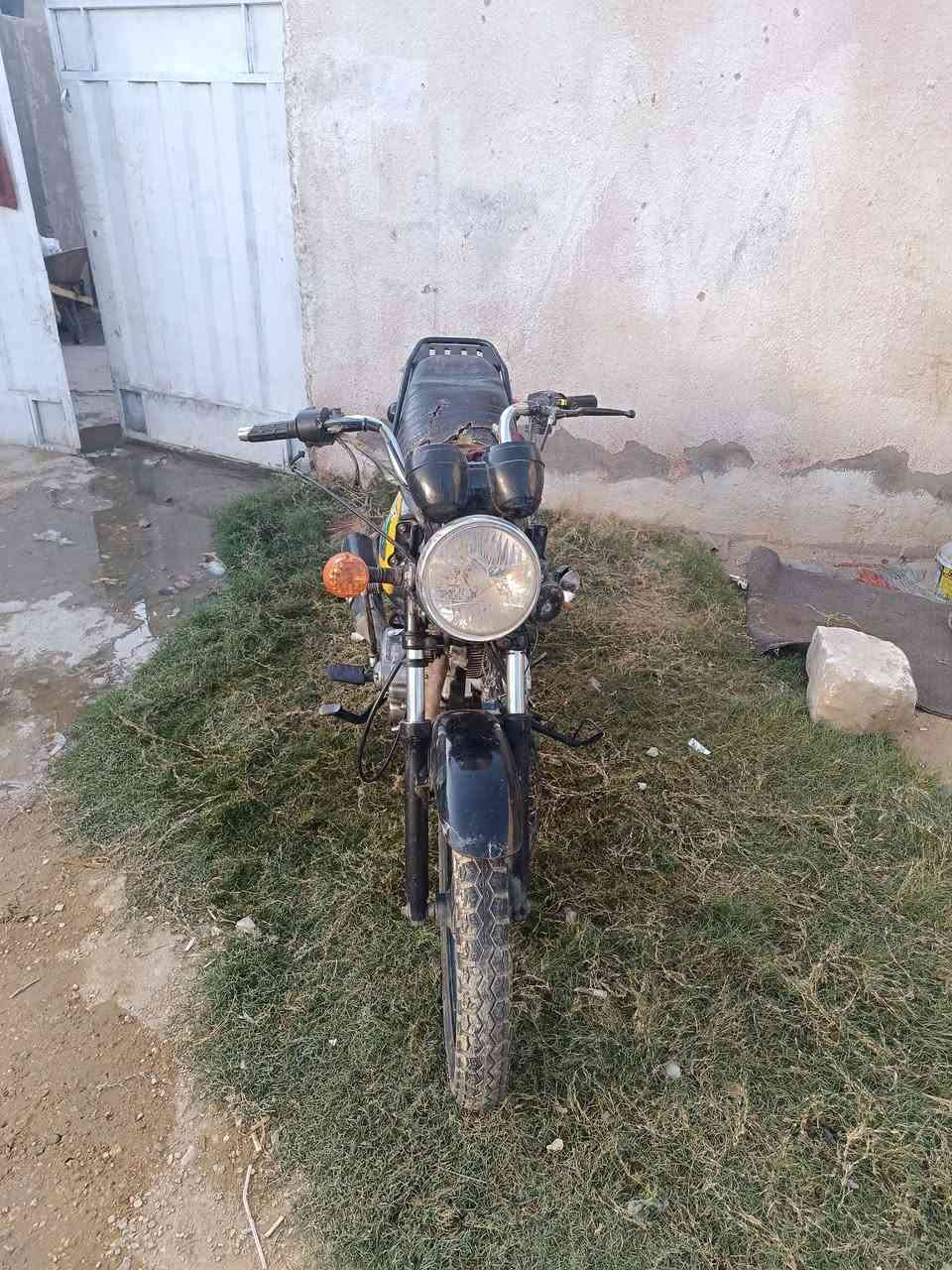 دراجه بوكسر موديل 20مكينه دايون موديل24 دراجه متروكه عوزه ملاحظات بصيطه عنواني كربلاء ***********واتساب فقط سعر 550وبيه مجال تعال وشو وبيك خير وتدلل اوراق أصولي
