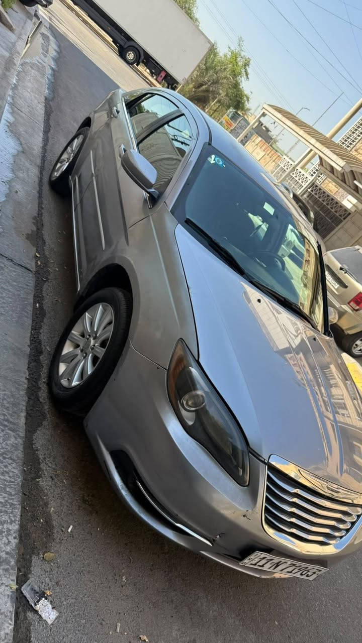 كرايسلر C200  موديل 2013 مكينه 2400 
سنويه بسمي العنوان شارع فلسطين
تبريد ثلج ❄️ (السعر 68) ***********
مكينه كير خير من الله 
حداديه تخم تاير باتري تراي نعمه 
 كهربائيات كلشي شغال بلسياره اوبلخير علياخذه 
سونر مرفق بلصور
