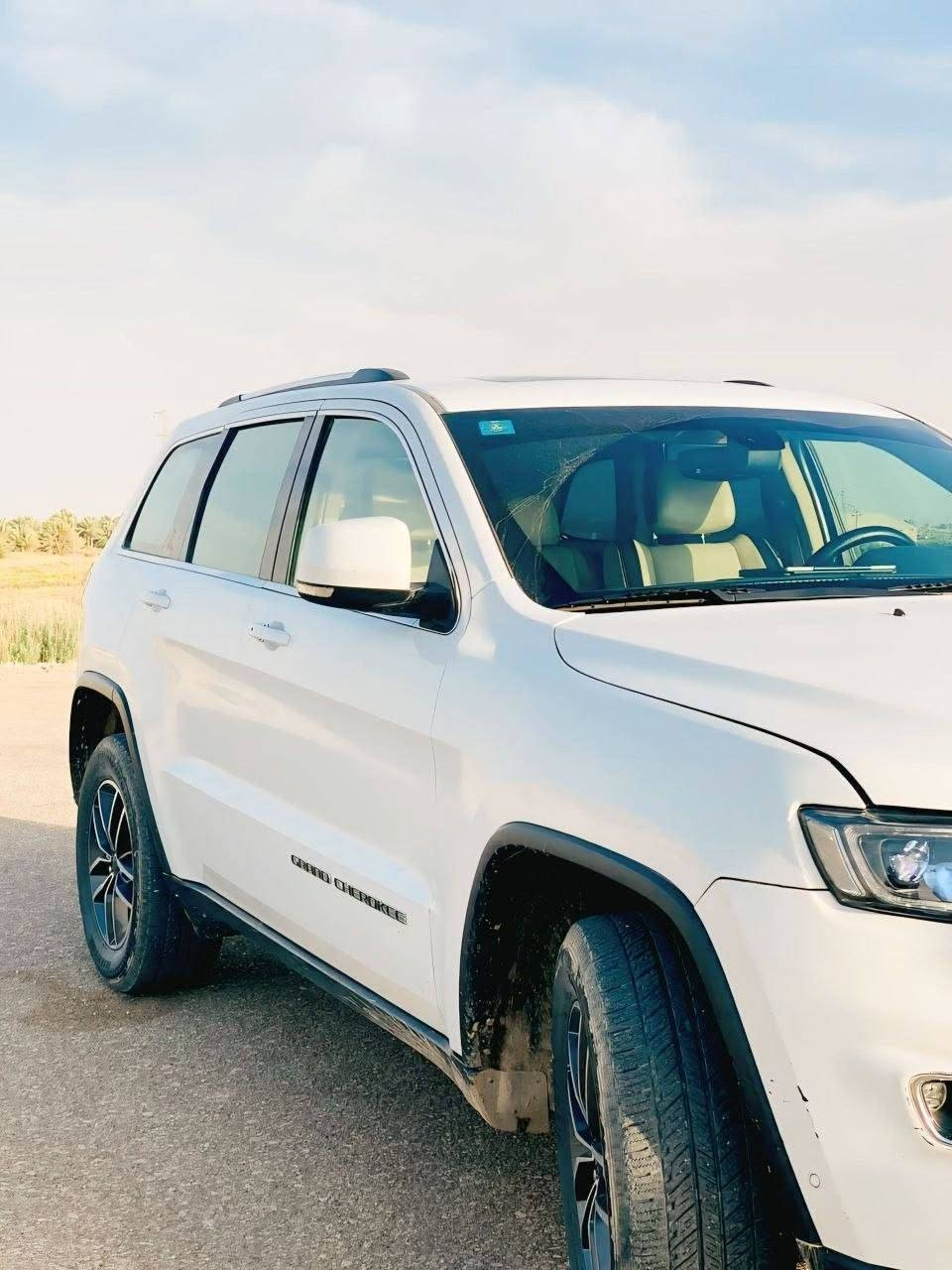� للبيع  او المراوس– جيب جراند شيروكي Overland 2019خليجي
📍 الموقع: النجف
📞 للاستفسار: ***********

✅ ماشية 120ألف كم
✅ خليجي
✅ السيارة بحالة ممتازة 
✅ البصمة الثانية غير مستخدمة
✅ سبير الشركة منزّل
✅ رقم بغداد باسمي

المواصفات:
*فتحه 
* محرك 6 سلندر
* دفع رباعي 4×4
* تشغيل وبصمة
* جنوط 20 إنج
* إنارة LED وزينون
* رادارات جانبية
* مرايا بإشارات
* مقاعد جلد كهربائية مع ذاكرة
* تبريد وتدفئة للمقاعد الأمامية
* مقود كهربائي مع تدفئة وتحكم كامل
* 4 أنظمة قيادة (منها Sport وEco)
* نظام توقف ذاتي
* مانع انزلاق
* شاشة معلومات وأعطال
* حساسات وكاميرات ومواصفات Overland الكاملة

السيارة نظيفة جدًا وجاهزة للفحص بأي مكان،
