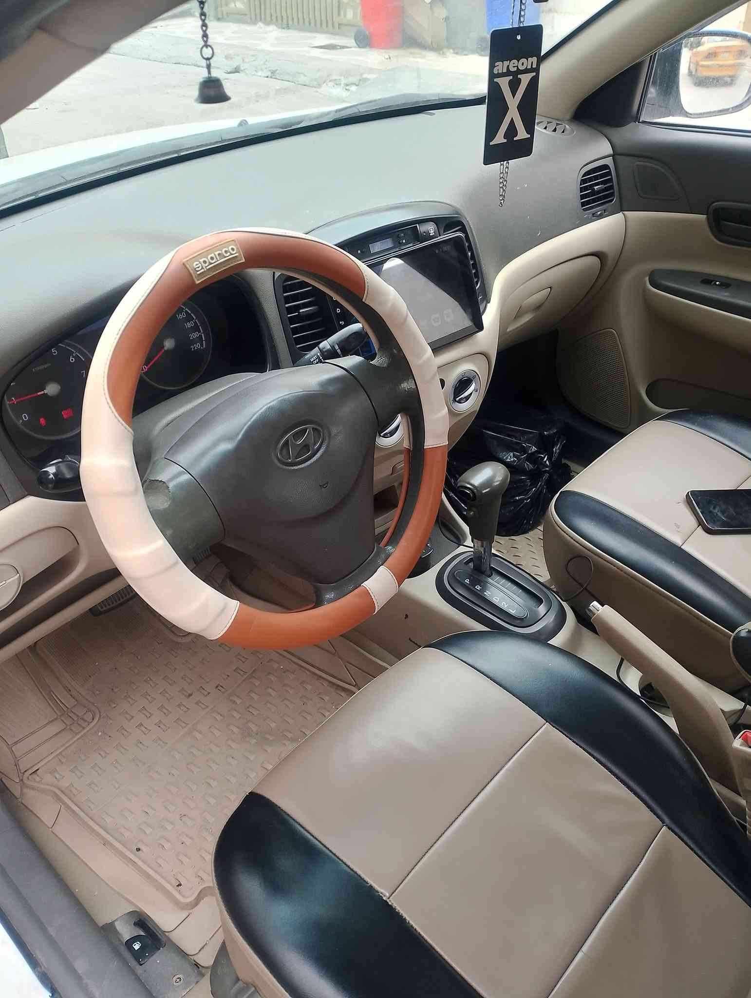 اكسنت ٢٠١١ خليجي
سياره جديده ماشالله محرك كير تبريد صدر تخم تاير 
بيه الباب الوره الصدر بي شويه صبغ والبنيد بي كد شبر صبغ 
فقط 
السعر ٩٠ وبيه مجال قليل 
عنواني بغداد دوره حي المعليمين 
***********
