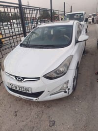 سياره الانترا ٢٠١٥ خليجي نص فول السعر ١١٥ وبيها مجال 07816019460