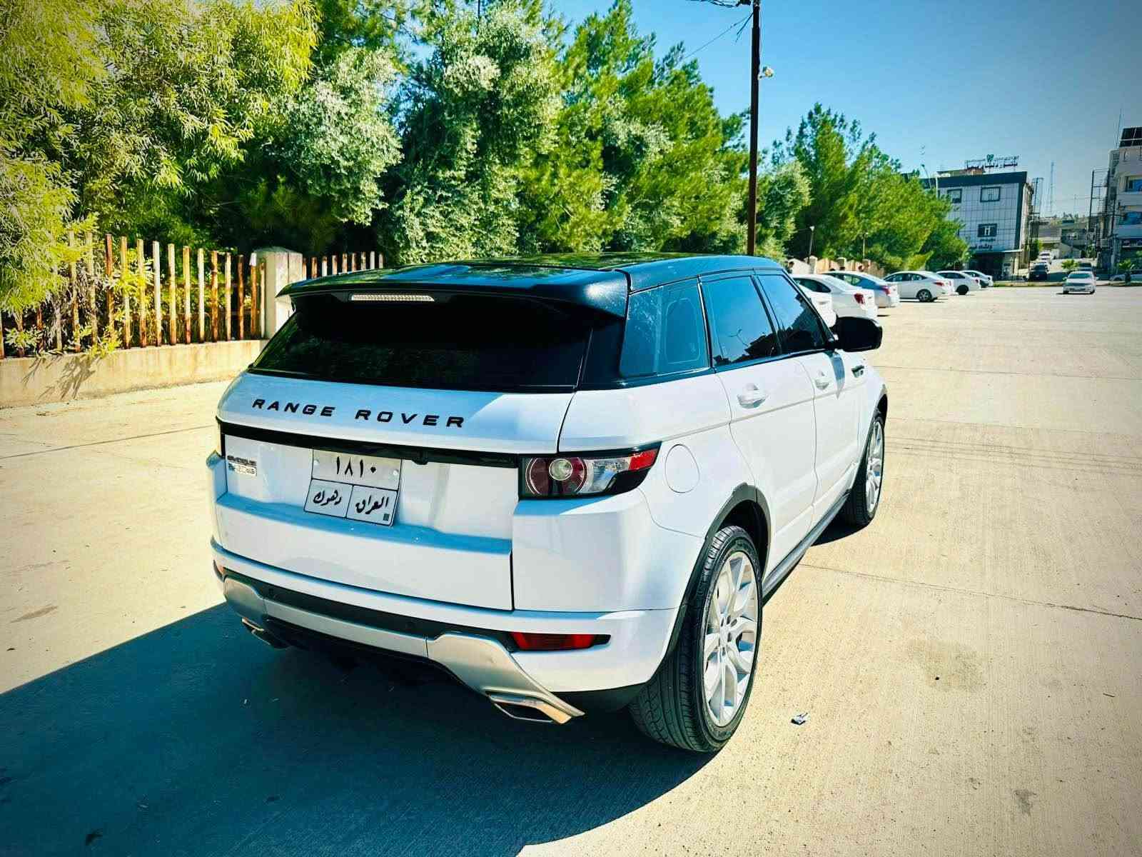 للبيع رنج روفر إيفوك 2013 🔥
Range Rover Evoque  v4 2.0 Turbo AWD
الموديل: 2013
خليجي زيرو ارببل شركة سردار (ضمان دولي) 2 سويج بصمة بلادي موجود
سيارة كفالة عامة دعامية ل دعامية ب شرط
اللون: أبيض بسقف أسود
المحرك: 2.0 تيربو بنزين
سعر : 125$ ورقة
الدفع: رباعي دائم (AWD) بها 12 ايرباك
المواصفات: (سقف بانوراما كامل ، صندوق شفت، داخلية جلد احمر و اسود فاخر ، تشغيل بصمة ودخول ذكي 4 ابواب بصمة ، كاميرا خلفية ، حساسات أمامية وخلفية ، شاشة معلومات وترفيه ، بلوتوث + USB + AUX ، أنوار زينون مع LED ، مثبت سرعة ، مكيف أوتوماتيك ثنائي التحكم ، نظام Terrain Response ، تحكم كامل من المقود ، جنوط رياضية حجم 20 ، فرامل إلكترونية (EPB) مع Auto Hold ، ABS وESP ووسائد هوائية متعددة … الخ أربيل, العراق
