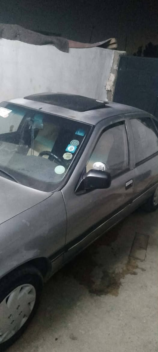 سلام عليكم اوبل فيكترا للبيع موديل 90  سنويه مشروع وطني بسمي محرك 20محرك كير شرط تحويل ثاني يوم بطاقه بانزين بيها سعر 28 *********** كركوك, العراق
