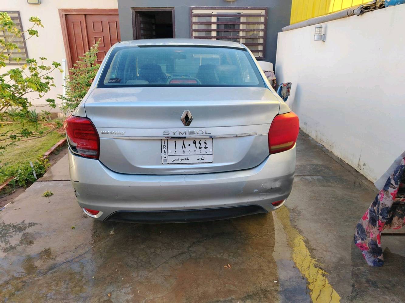 رينو سيمبول ٢٠٢٠ سيلفري
بيها ضربه خفيفه خلفيه تعمير شي طبيعي مو محترف يعني واضحه كمية ضرره البسيط
تبديل لايت امام جهة سايق بدون ضرر

نواقص سيارة فقط تحتاج ادامه حدادية
حاله ممتازة مكينة كير تبريد

سعر ٦٧ ورقه بيها مجال
***********